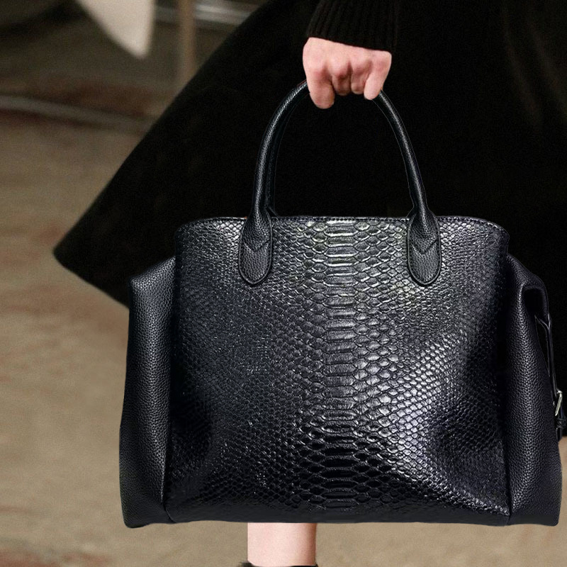 軽やかな高級感漂うエレガントなレトロレディース大容量蛇柄ハン - Luxury Bags Vegan のレビューと価格