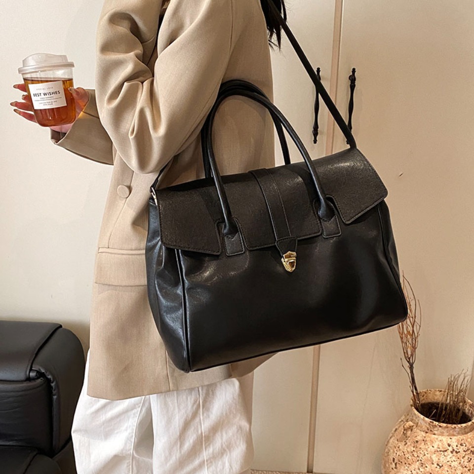 高級大容量ボストンバッグ レディース ショルダーバッグ クロ - Luxury Bags Vendor のレビューと価格